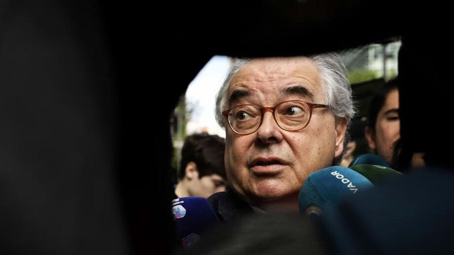 Francisco Teixeira da Mota falou à saída do tribunal