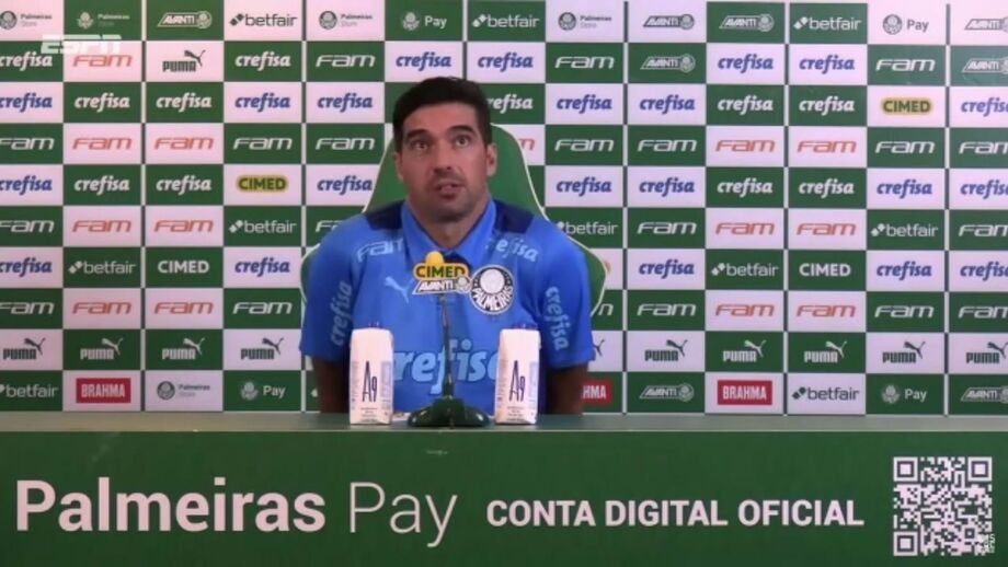 Técnico português questionou regras no Brasil sobre a expressividade dos treinadores no relvado