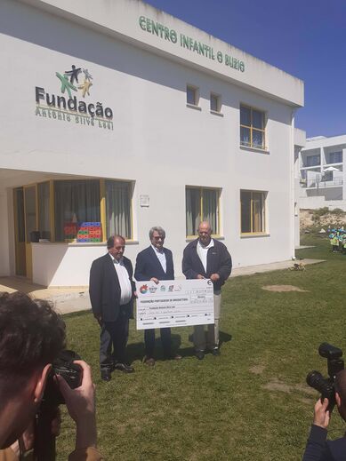 Valdemar Saleiro, no meio de José Carlos Rolo (CM Albufeira) e de Manuel Fernandes (FPB)