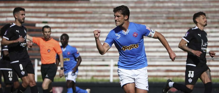 O polémico penálti no Sanjoanense-Belenenses é bem assinalado? A opinião dos árbitros Record