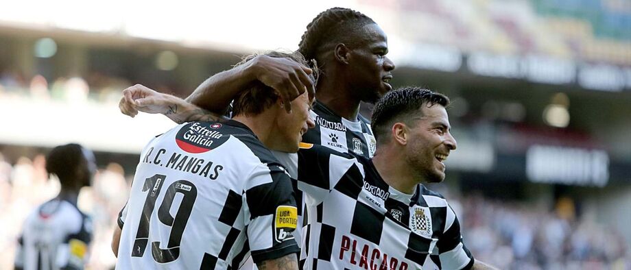 A crónica do Boavista-Rio Ave, 3-2: Mangas para tudo na festa da pantera