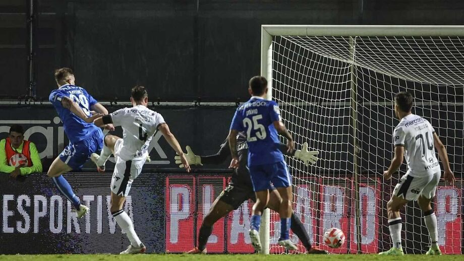 A crónica do Famalicão-FC Porto, 1-2: saída do labirinto com subtileza