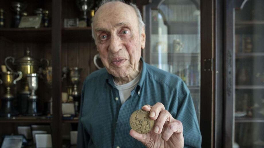 Olímpico Fernando Madeira vive drama aos 91 anos: «Tememos que nos tirem o elevador»