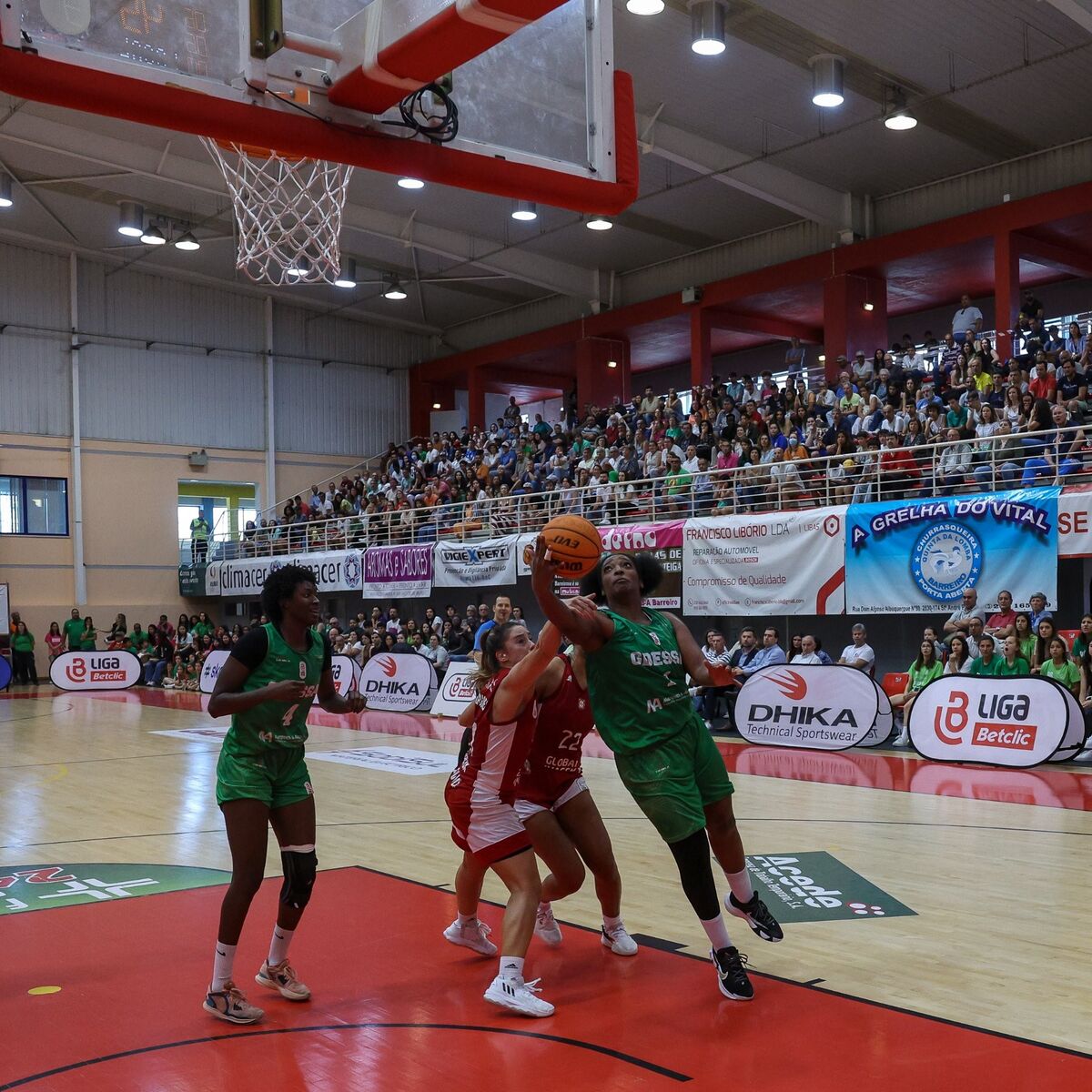 JORNAL DE DESPORTO: BASQUETEBOL»» GDESSA sobe ao pódio na Liga Feminina