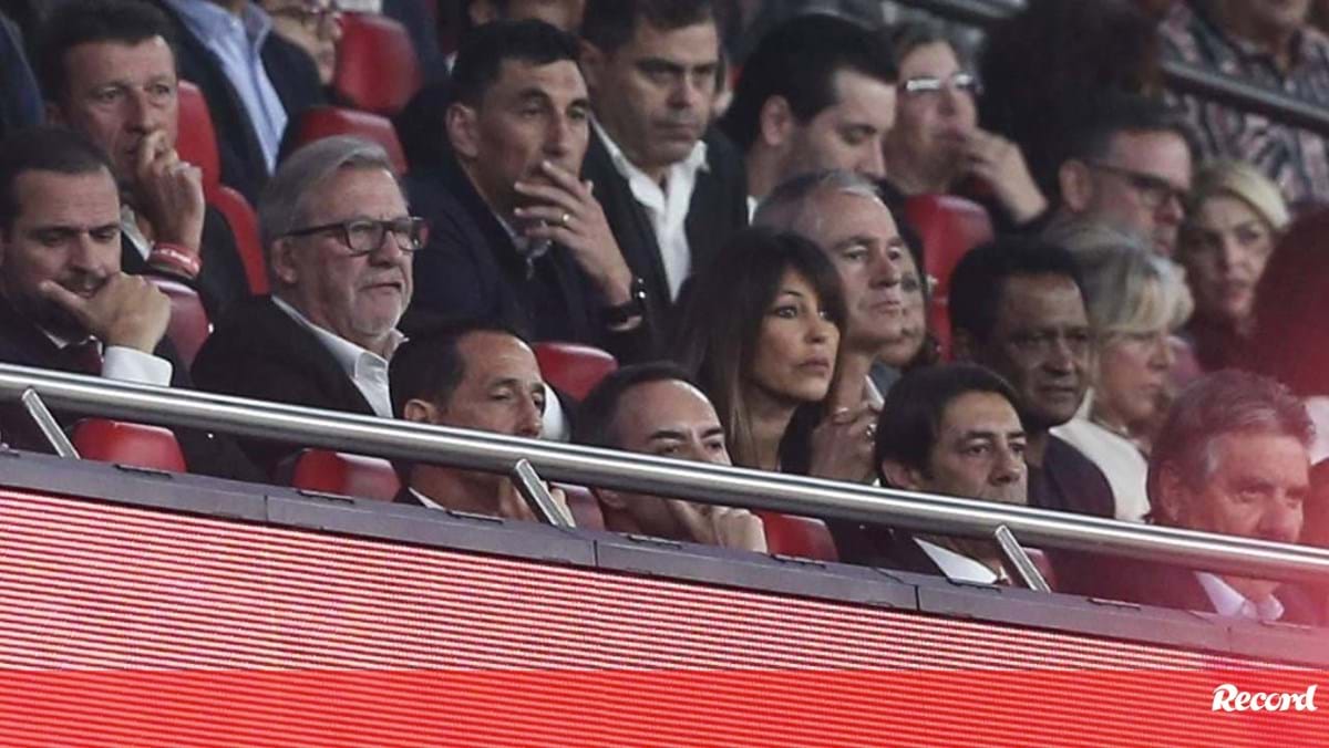 Rui Costa y Salvador siempre picaron: discutieron sobre el arbitraje durante todo el partido – Benfica