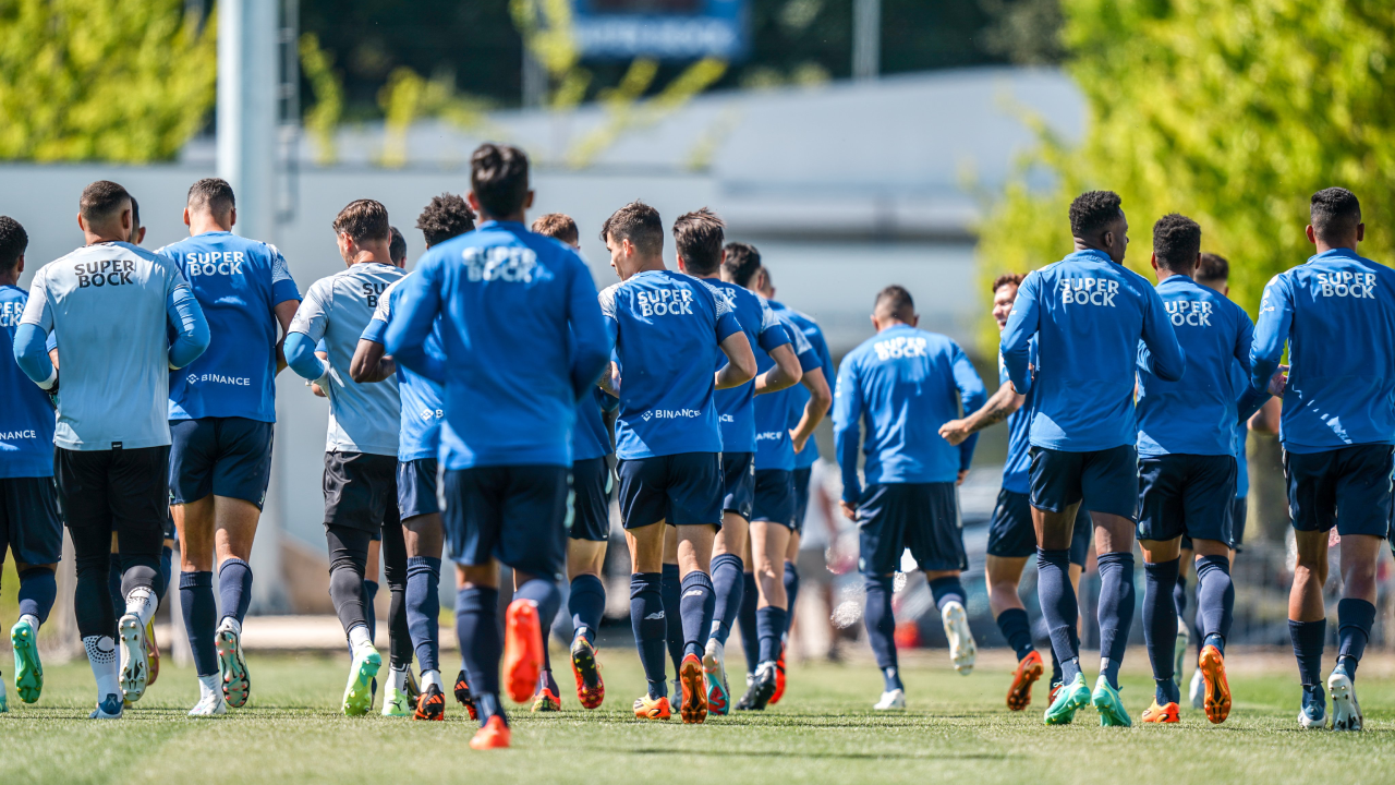 Preparação do FC Porto para o jogo da Champions com muitos ausentes do  relvado - FC Porto - Jornal Record