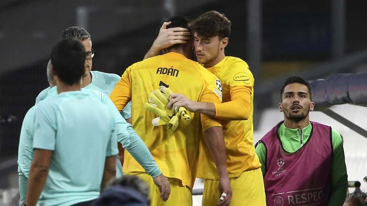  Israel rendeu Adán em Marselha, após expulsão