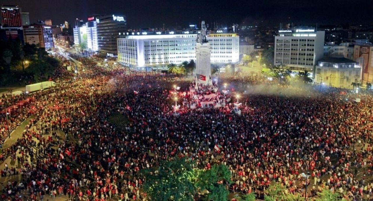 Benfiquistas celebram título (FOTO DE ARQUIVO)