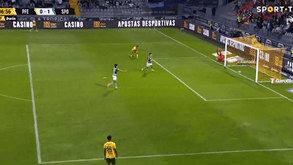 VÍDEO: o inacreditável autogolo do P. Ferreira frente ao Sporting