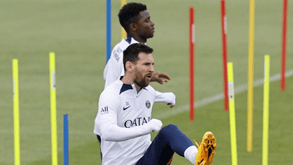Galtier anuncia Messi e mais dez 