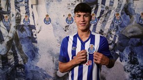 Leonardo Santos renova com o FC Porto: «Gosto muito do Pepê, mas a referência é o Taremi»