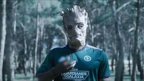 Djibril Cissé sai da reforma (vestido de 'Groot') e junta-se à Kings League de Piqué