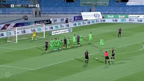 Ever Banega (lembra-se dele? ) ainda está aí para as curvas... e para os golaços