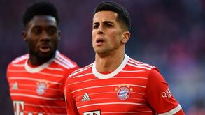 Jorge Mendes negoceia empréstimo de João Cancelo ao Barcelona 