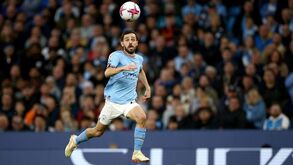 Luís Campos e Kylian Mbappé 'puxam' Bernardo Silva para o PSG