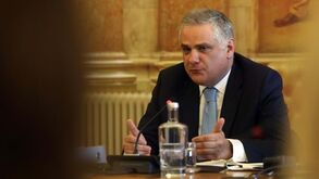 Seguro Sanches abandona audições da comissão de inquérito à TAP e admite demitir-se