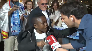 Mais viral é impossível: o jovem adepto que alega ter 24 anos e que brilhou antes do Real Madrid-Man. City