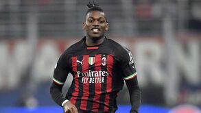 Notícia Record: Rafael Leão falha jogo desta noite com o Inter