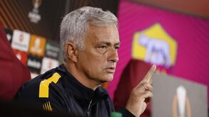 Mourinho esclarece ida ao balneário dos juniores: «Estive lá para ouvir e nem disse uma palavra»