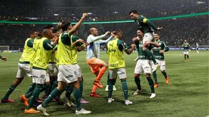 Palmeiras de Abel Ferreira goleia Grémio e assume liderança provisória do Brasileirão 