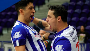 FC Porto goleia Oliveirense no arranque do playoff e na ressaca do título europeu