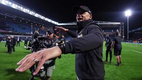 Presidente do Burnley e o interesse em Kompany: «É como sair com a rapariga mais gira da cidade»