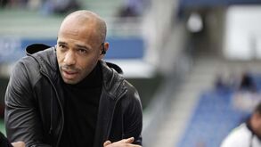 Dos golos que valem pontos às 'flash' dos árbitros: Henry sugere 'revolução' no futebol