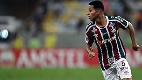 Ex-treinador aprova contratação de Alexsander pelo Benfica: «Vai chegar a um nível de seleção brasileira»