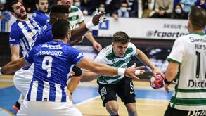 FC Porto bate Sporting e sobe à liderança do campeonato