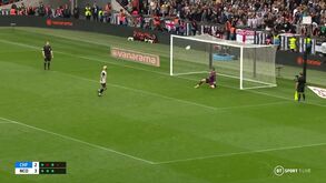 Uma Panenkada na hora errada: penálti decisivo para subir de divisão e jogador do Notts County fez isto