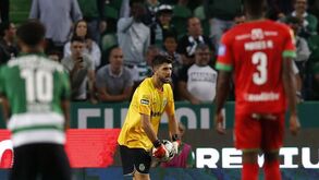 Paulinho na pele de Oceano, Paulo Sousa, Kane ou Pelé: quando os jogadores de campo calçam as luvas