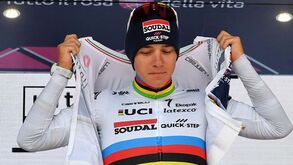 Remco Evenepoel abandona o Giro
