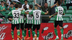 Betis vence Rayo Vallecano e cimenta 6º lugar na Liga com William a titular