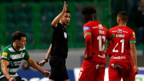 A chuva de cartões no Sporting-Marítimo: conheça a razão de todas as 15 admoestações