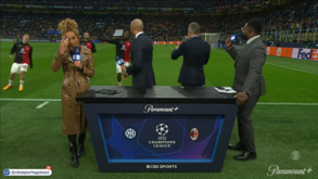 Rafael Leão interrompeu o aquecimento para... cumprimentar Thierry Henry