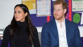Harry e Meghan envolvidos em perseguição 
