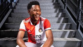 Zépiqueno Redmond: Holandês brilha no Feyenoord mas 'nasceu' na Cidade de Deus