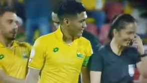 Teo Gutiérrez em vídeo viral na Colômbia: ex-Sporting lança charme na direção da... árbitra