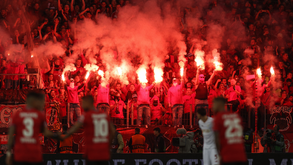 O ambiente infernal que se viveu nas bancadas da BayArena