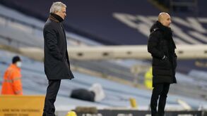 Mourinho visa Guardiola: «Equipas que não sofrem são as que têm no banco jogadores de 40 a 70 milhões»