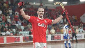 Benfica goleia FC Porto no jogo 1 das meias finais do playoff de hóquei em patins