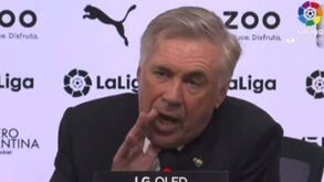 Jornalista diz que Ancelotti faz 'acusação grave' em Valência e treinador responde: «Fala com o árbitro»