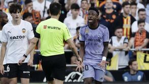 Valencia pretende banir adeptos envolvidos nos insultos racistas a Vinícius Júnior