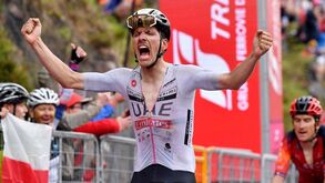 João Almeida vence 16.ª etapa do Giro e sobe a segundo da geral