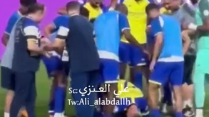 O gesto incomum de Cristiano Ronaldo após marcar pelo Al Nassr: colegas aplaudiram