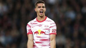 «Já não tem confiança, precisa de sair»: André Silva vive dias difíceis na Alemanha 