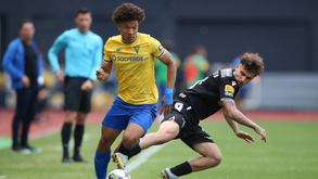 Sporting trava Tiago Santos no Benfica à luz da cláusula antirrival