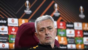 Mourinho recorda passagem pelo Tottenham: «Espero que não levem a mal...»