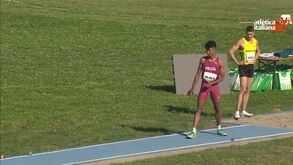 Um salto para deixar água na boca: miúdo italiano de 18 anos promete ser caso sério no comprimento