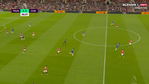 João Félix pegou na bola ainda no meio-campo do Chelsea e só parou quando marcou